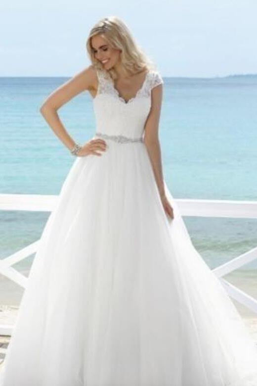 2017 Simple White V-Neck Sleeveless Tulle Lace Beads Floor-Length Wedding Dress PM752